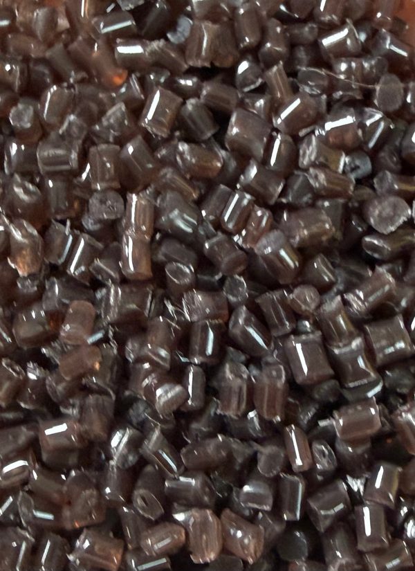 Dark modified plastic pellets